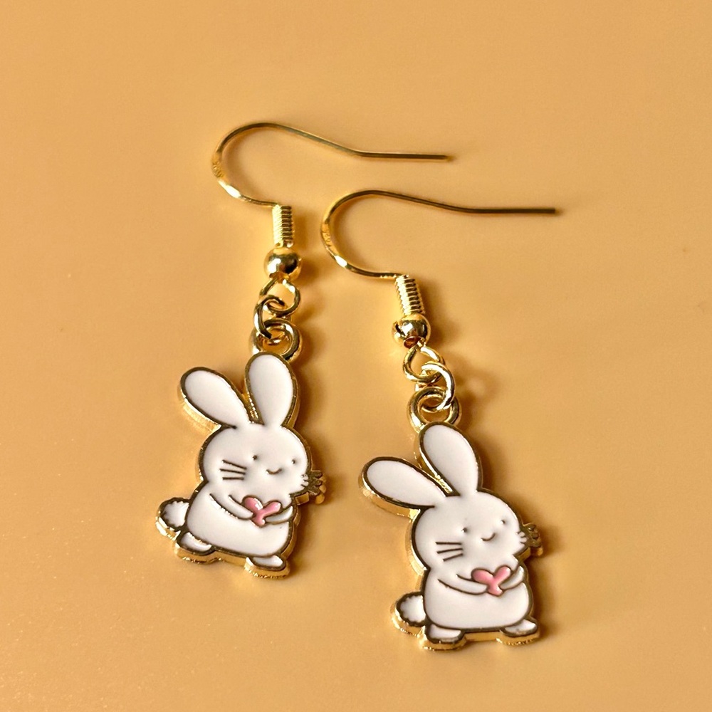 Bunny 🐰 Earrings - Picture 1 of 1